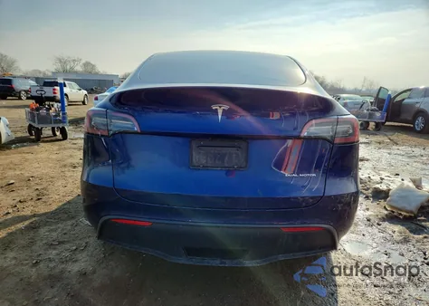 2022 Tesla Model Y z USA, uszkodzony, nr VIN 7SAYGDEE3NF481416